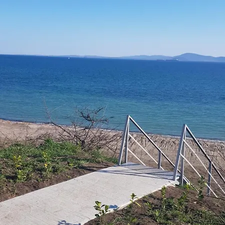 Daire лукс тераса първа линия Sarafovo