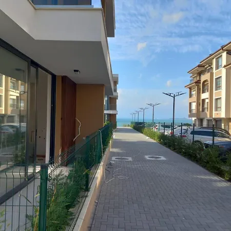 лукс тераса първа линия Sarafowo