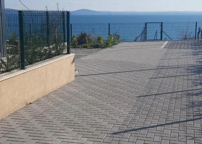 лукс тераса първа линия Sarafovo